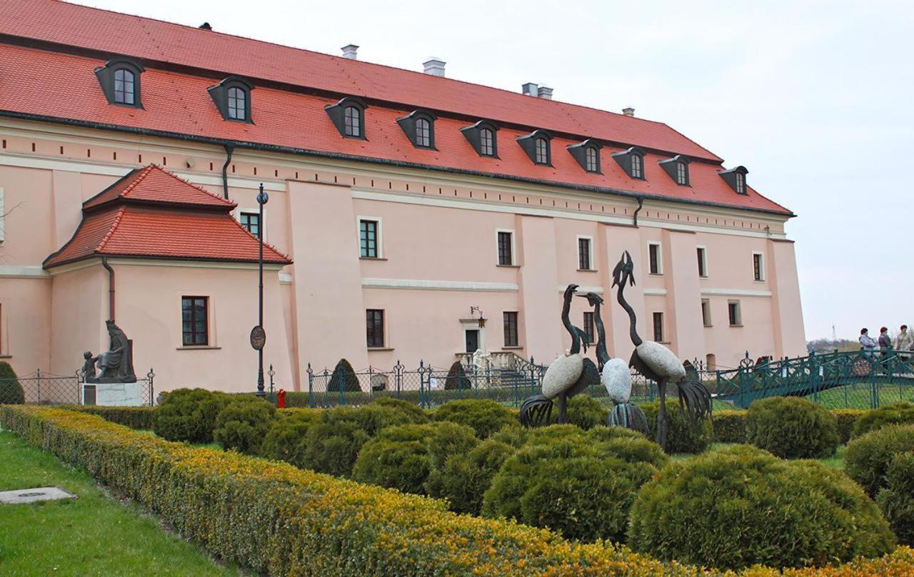 Pokoje Goscinne Z Lazienkami Niepołomice Buitenkant foto